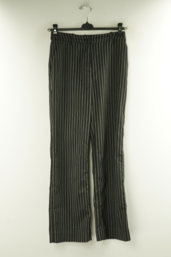 Spodnie czarne z białymi paskami - MONKI zdjęcie 1