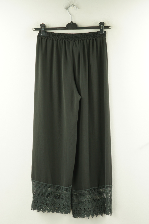 Spodnie z gumką w talii czarne z ażurową wstawką - CAMEO ROSE zdjęcie 2