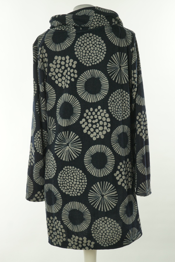 Sukienka sweterkowa granatowa w szare wzory - LILY & ME zdjęcie 2