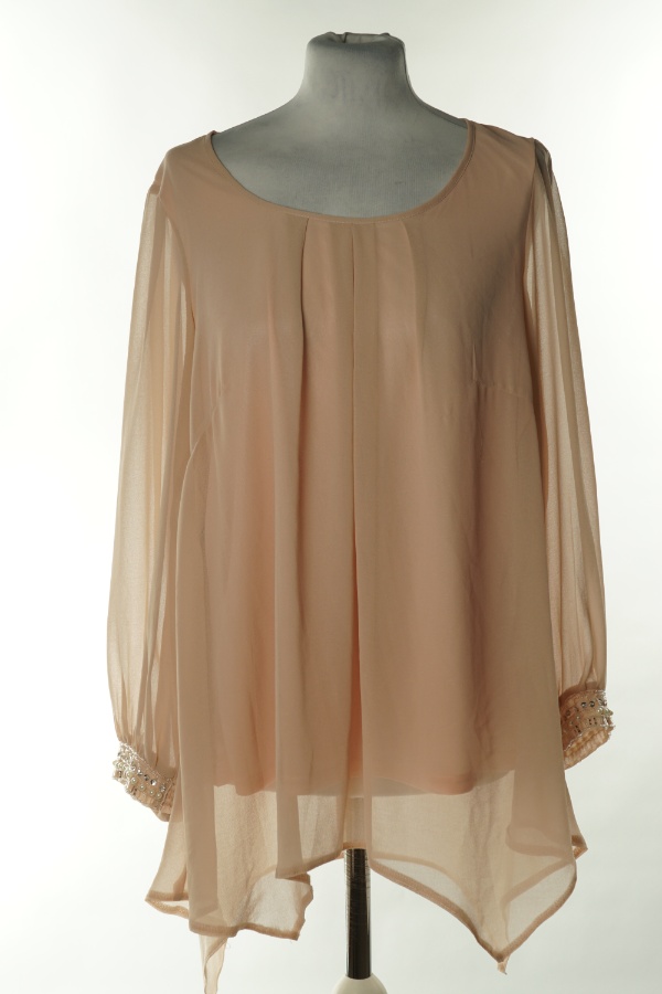 Bluzka brzoskwiniowa z biżuteryjnym zdobieniem - GENUINE ARTICLE zdjęcie 1