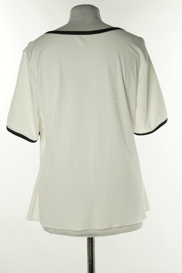 Koszulka biała z czarną oblamówką - SHEIN zdjęcie 2