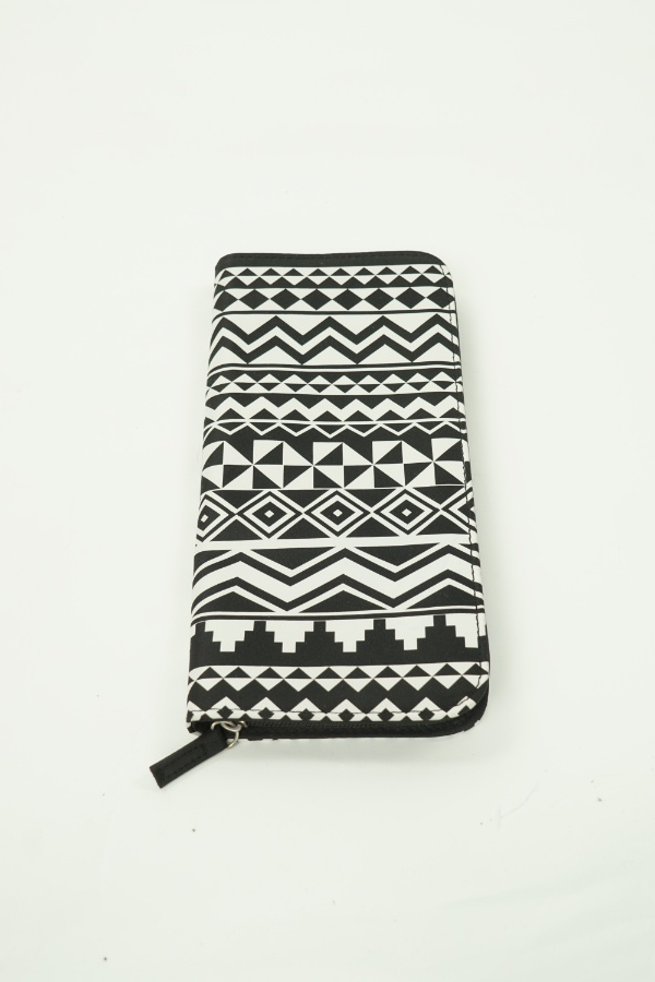 Kosmetyczka biało - czarna - BRAK METKI Z NAZWĄ PRODUCENTA zdjęcie 1