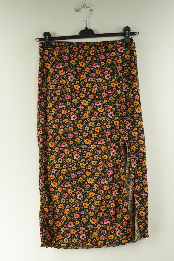Spódnica czarna w wielokolorowe kwiatki, H&M - H&M zdjęcie 1