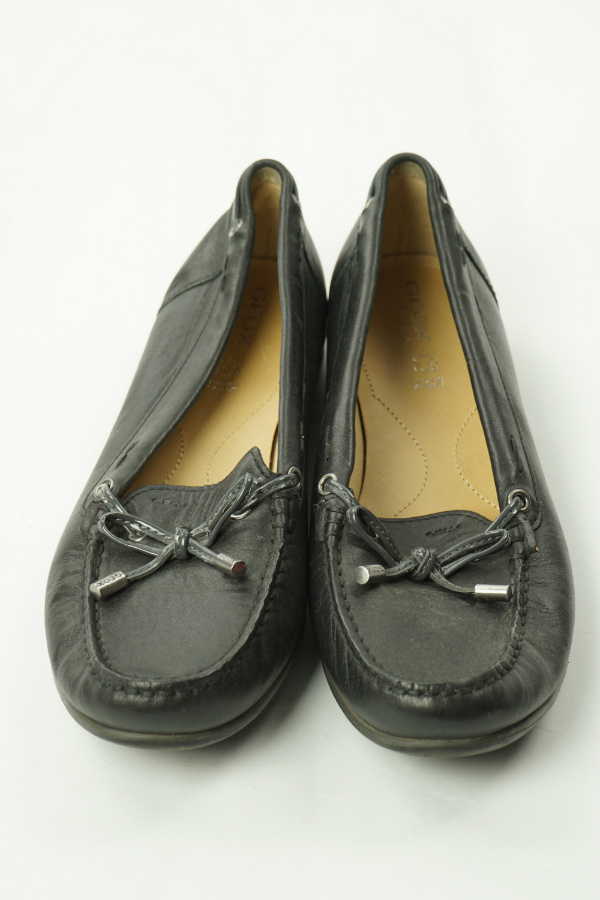 Pantofle czarne z kokardką - GEOX zdjęcie 2