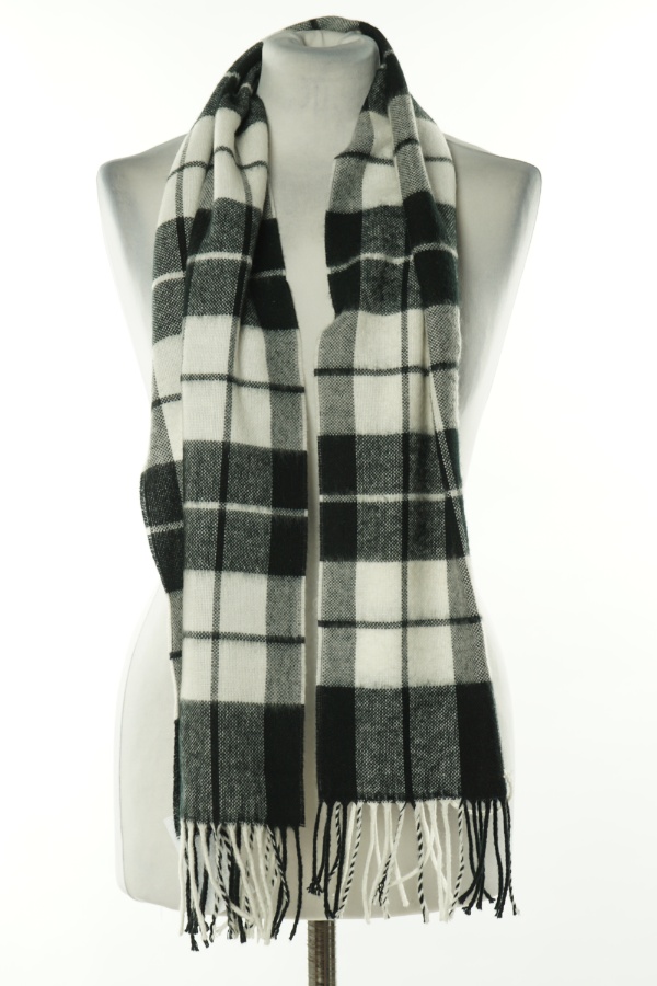 Szalik kraciasty biało-czarny - BRAK METKI Z NAZWĄ PRODUCENTA zdjęcie 1