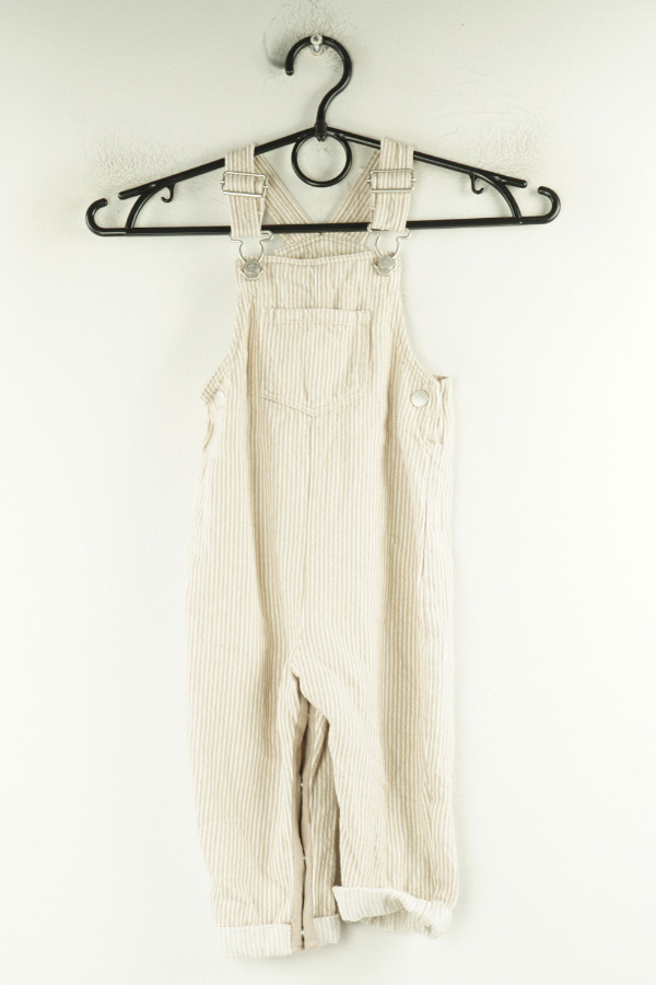 Spodnie jeansowe ogrodniczki beżowe w białe paski - M&S zdjęcie 1