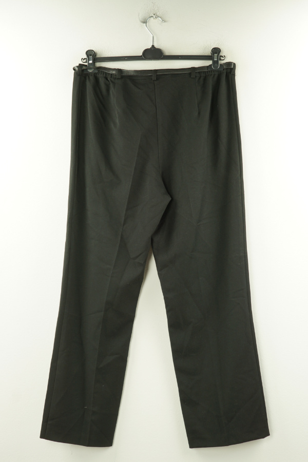 Spodnie czarne z kantem i paskiem zdjęcie 2