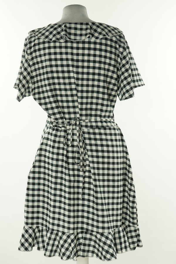 Sukienka czarno - biała kratka z falbaną - BOOHOO zdjęcie 2