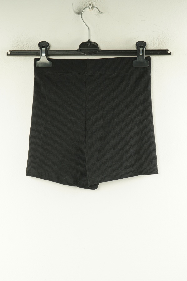 Krótkie legginsy czarne prążkowane - DILVIN WOMAN zdjęcie 2