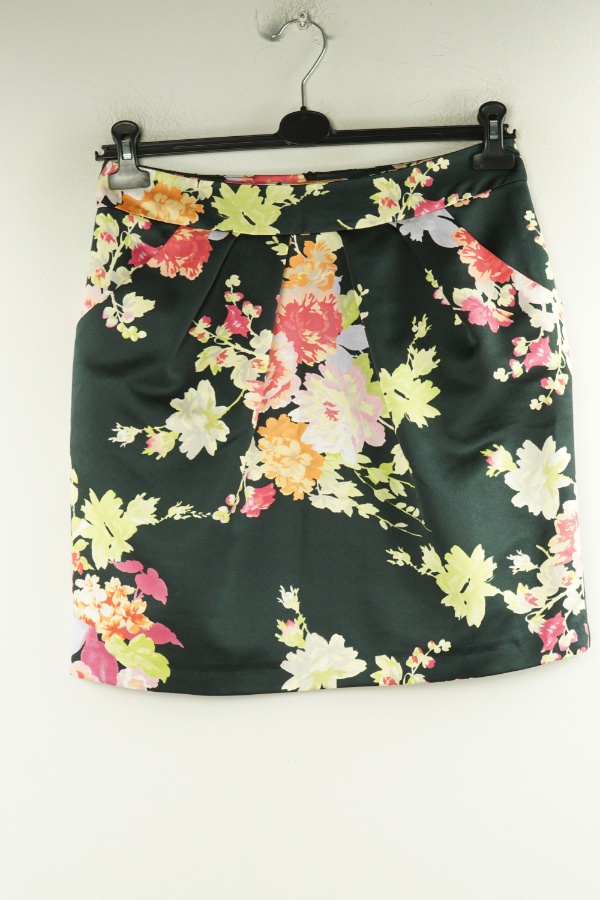 Spódnica czarna w kwiaty - DAISY MAY zdjęcie 1