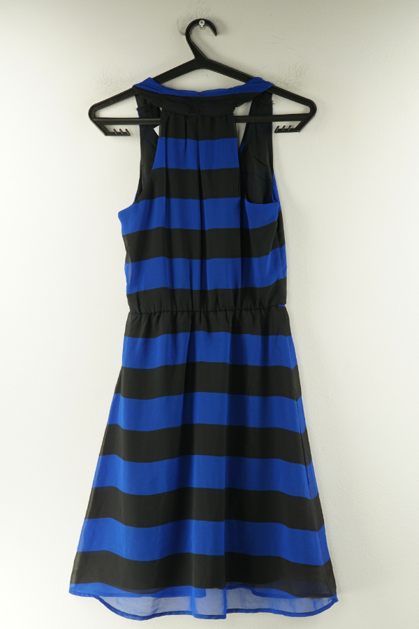 Sukienka w kobaltowo - czarne pasy H&M - H&M zdjęcie 2