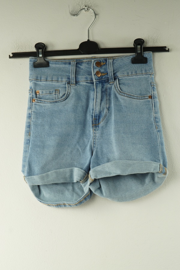 Krótkie spodenki jeansowe jasnoniebieskie - NEW LOOK zdjęcie 1