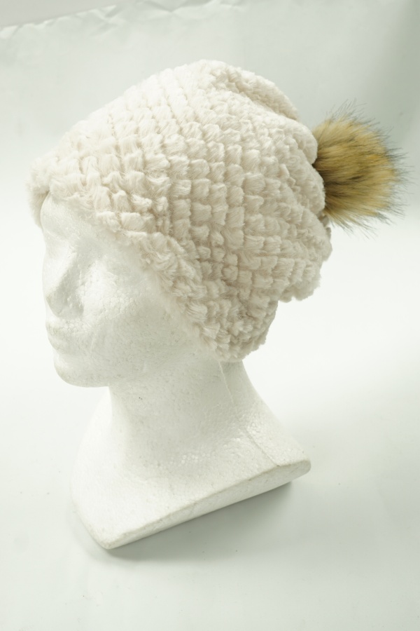 Czapka beżowa na polarze - BRAK METKI Z NAZWĄ PRODUCENTA zdjęcie 1