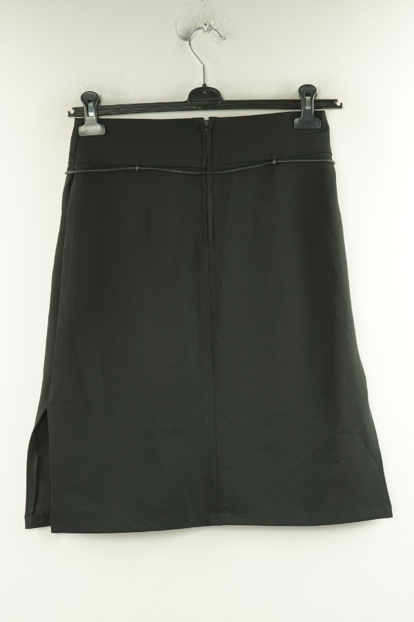 Spódnica czarna z paskiem z rzemyka - ORSAY zdjęcie 2