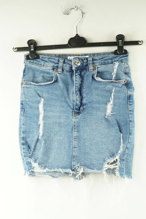 Spódniczka jeansowa z przetarciami  - PULL & BEAR zdjęcie 1
