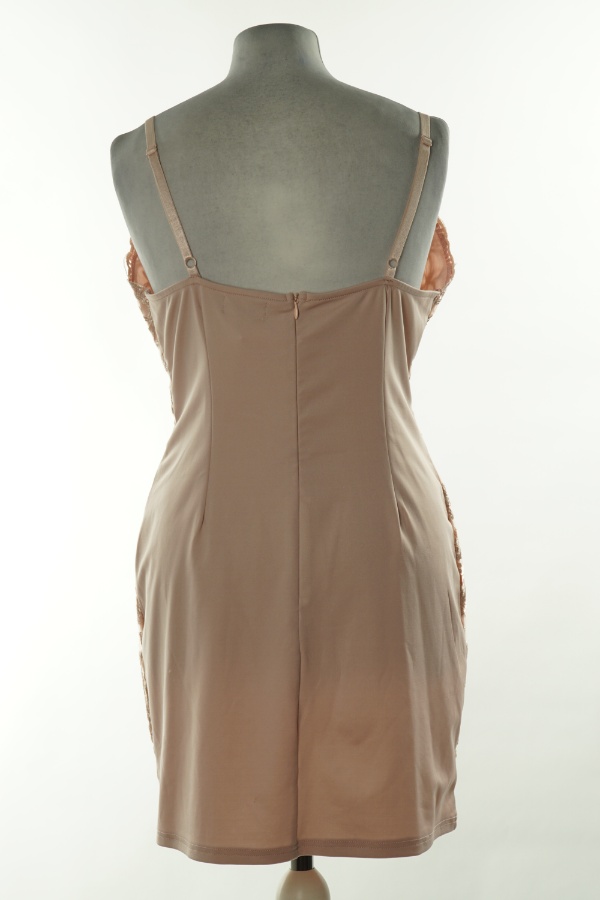 Sukienka jasnoróżowa - PRETTYLITTLETHING zdjęcie 2