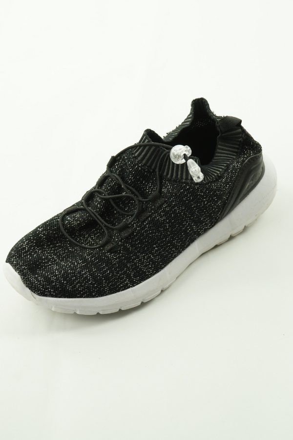 Buty sportowe czarne ze srebrna nitką - YOURS zdjęcie 1