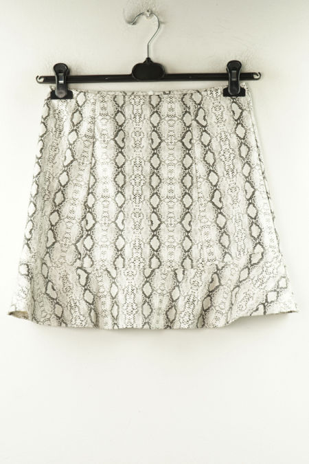 Spódnica z ekoskóry biała w wężowy wzór