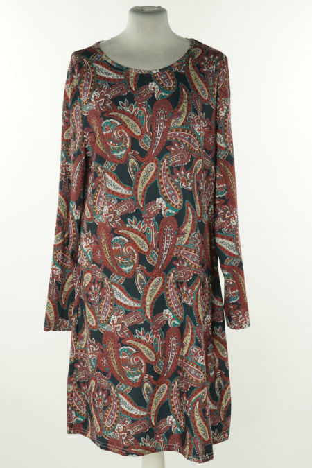 Sukienka w kololrowe wzory