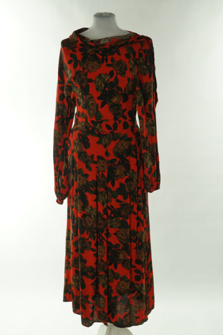 Sukienka czerwona w brązowe kwiaty