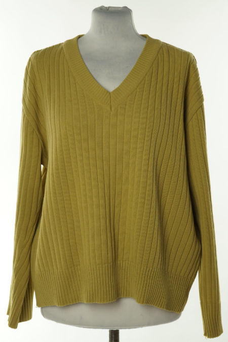 Sweter zielony prążkowany
