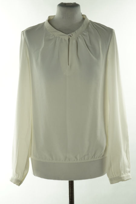 Bluzka biała z ozdobny m guzikiem