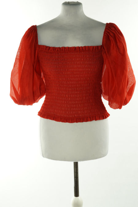 Top czerwony z bufiastymi rękawami