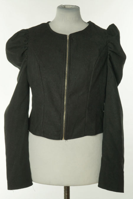 Bluzka czarna zapinana na suwak z bufkami na ramionach