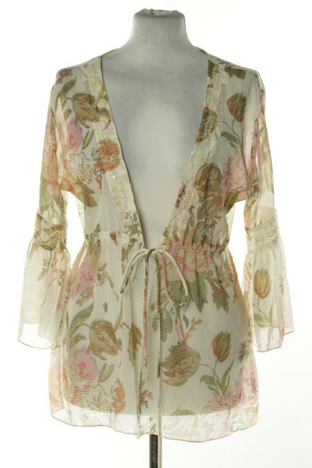 Narzutka beżowa wzorzysta