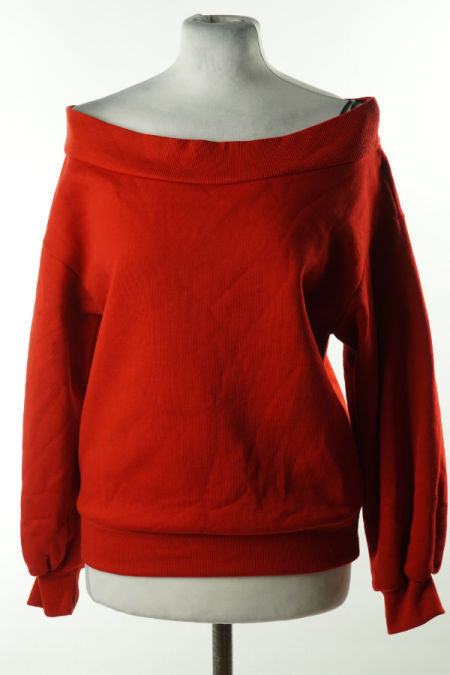 Bluza czerwona z odkrytymi ramionami 
