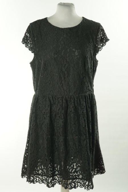 Sukienka czarna koronkowa