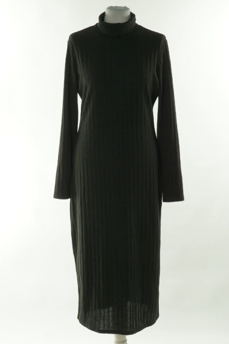 Sukienka czarna golf