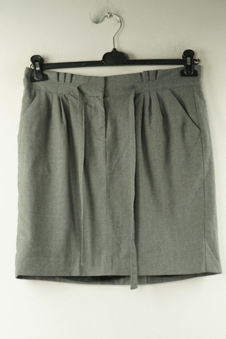 Spódnica szara z paskiem