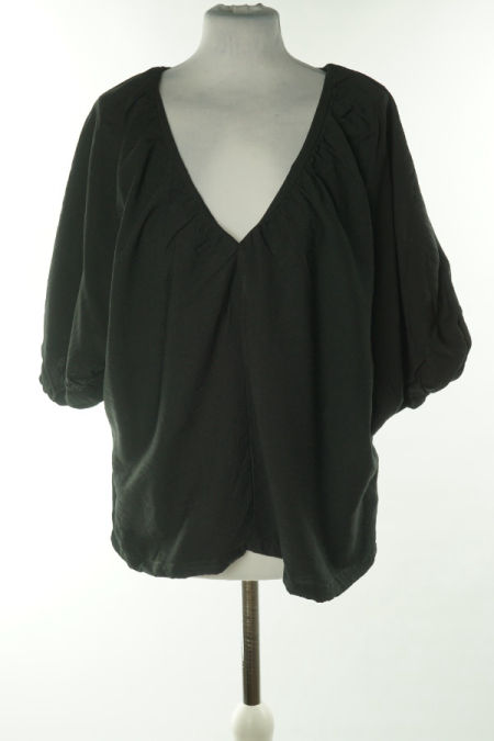 Bluzka czarna z bufiastymi rękawami