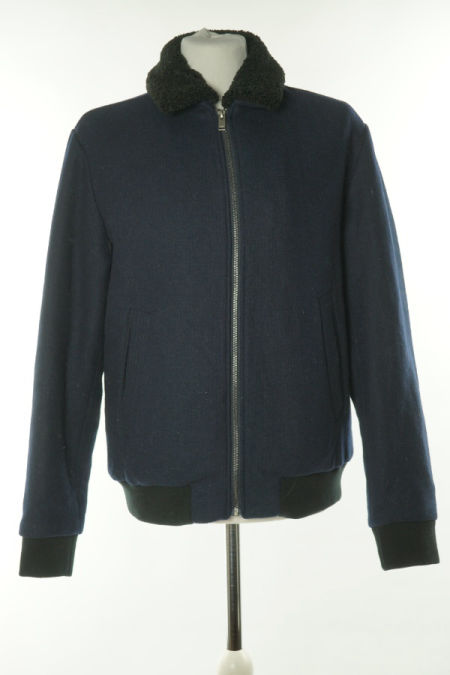 Kurtka granatowa z puchatym kołnierzem