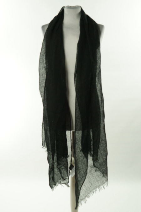 Szal czarny, w składzie len (60%)