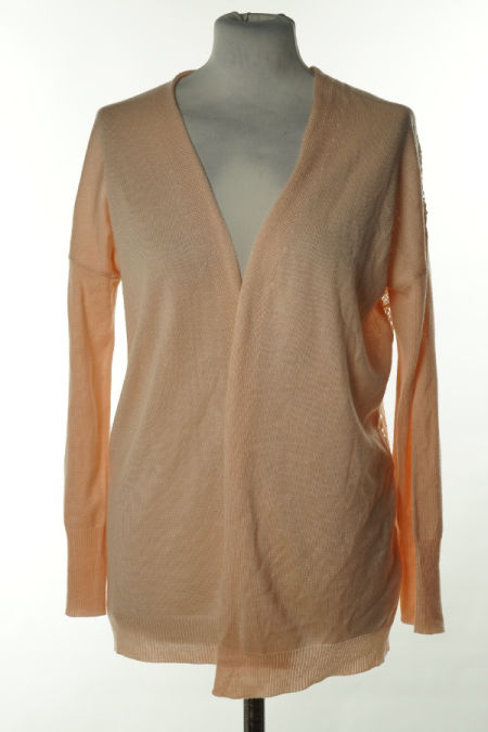 Narzutka sweterkowa morelowa z koronkowym tyłem