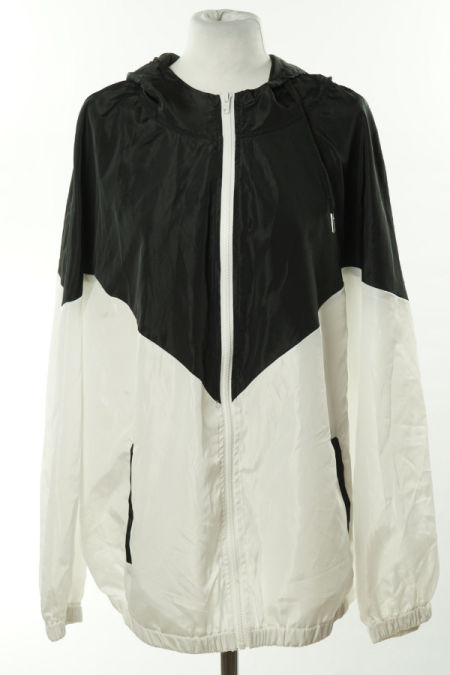 Kurtka wiatrówka czarno biała