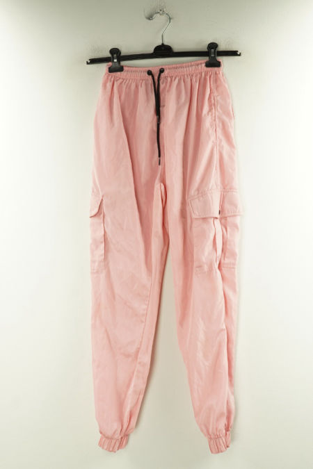 Spodnie różowe z dużymi kieszeniami