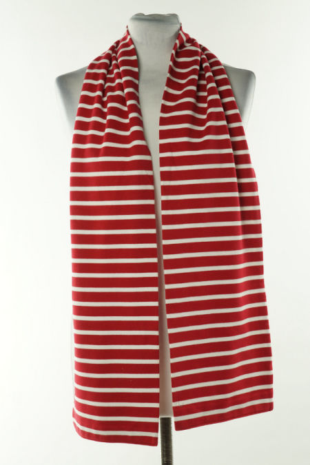 Szalik czerwony w białe paski