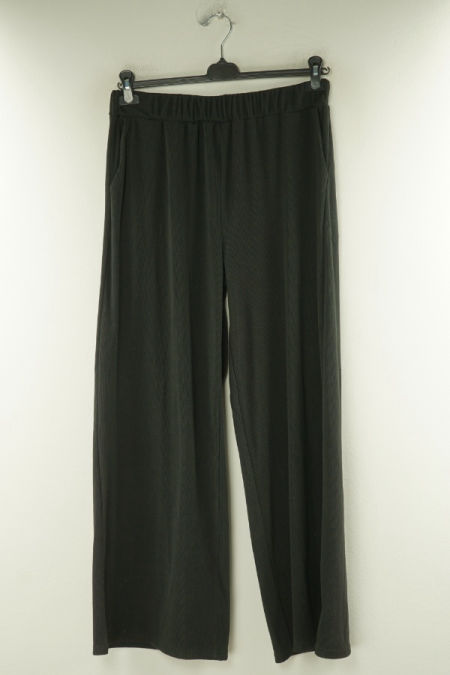 Spodnie materiałowe prążkowane na gumkę