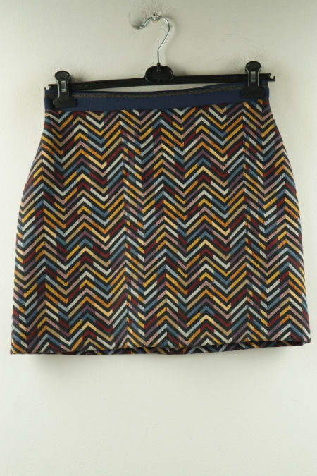 Spódnica w kolorowe zygzaki