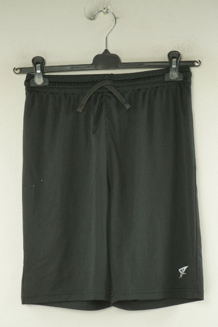 Krotkie spodenki czarne sportowe