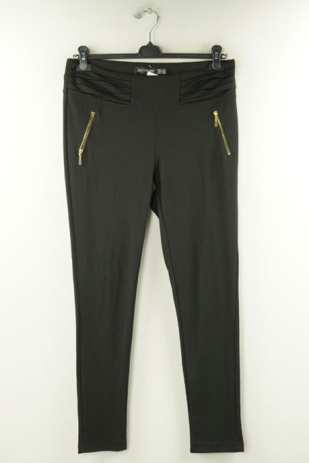 Spodnie czarne z ozdobnymi suwakami