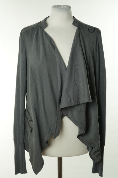 Narzutka grafitowa ze sweterkowymi rękawami i tyłem