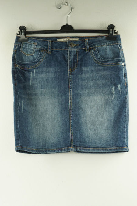 Spódnica niebieska jeansowa