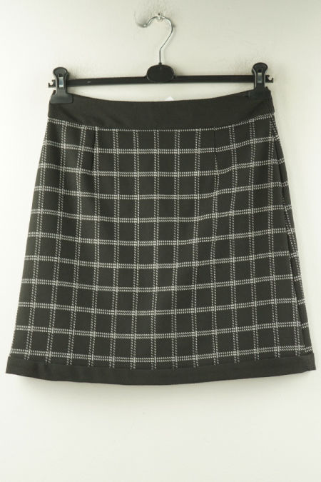 Spódnica czarno-biała w kratkę