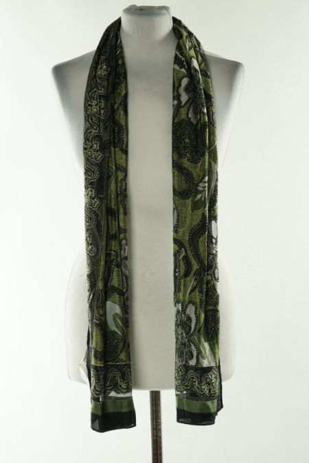 Szalik zielony w roślinny wzór