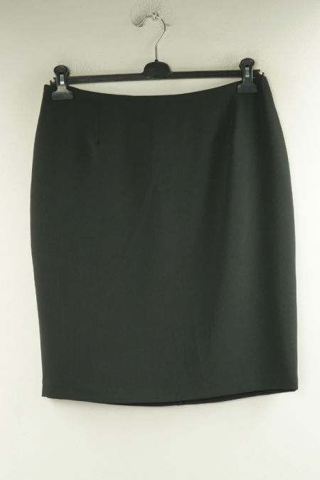 Spódnica czarna materiałowa