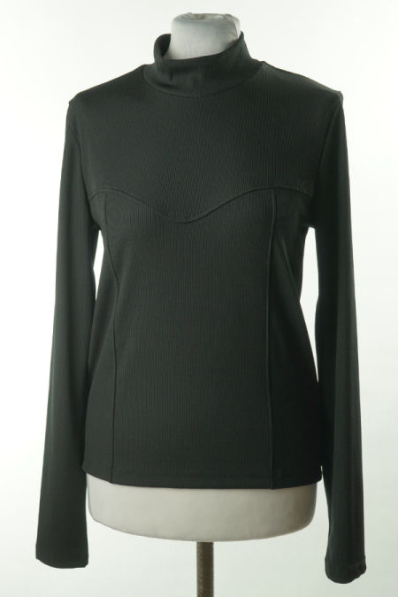 Bluzka czarna z przeszyciami 